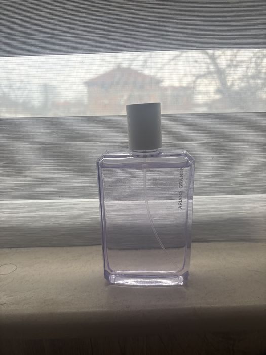 Прифонален парфюм Ariana grande