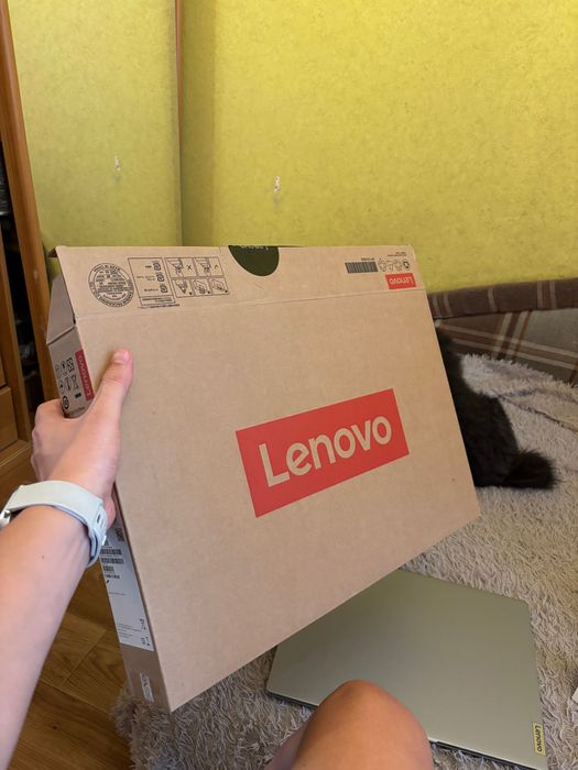 Lenovo IdeaPad Slim 3 16ABR8