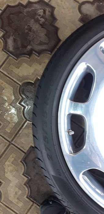 Диски с резиной. На мерседес