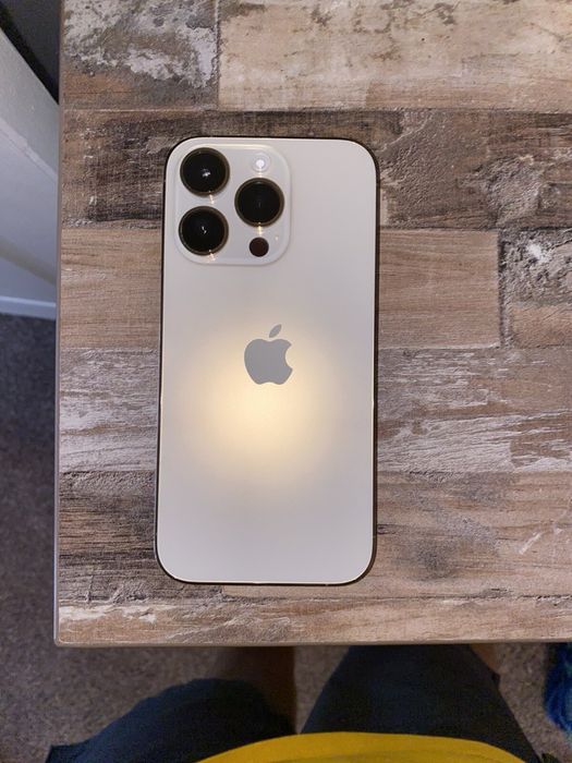 Iphone 14pro gold