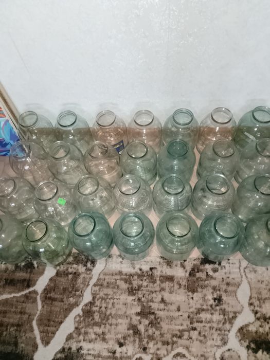 Продам банки трех литровые