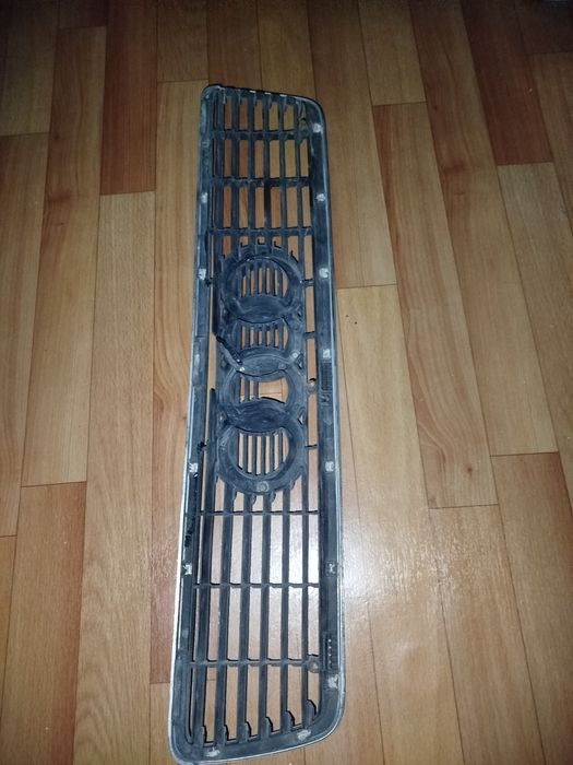 Решетка радиатора Ауди 80 б4