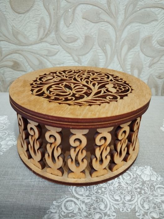 Шкатулка деревянная