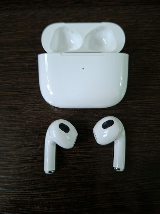 Продам наушники Apple AirPods 3 Оригинал