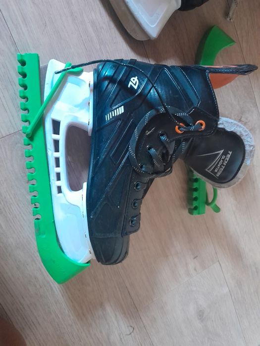 Продам Коньки в хорошем состояние