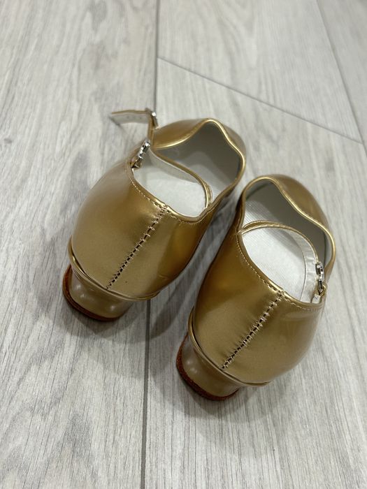 Танцевальные туфли