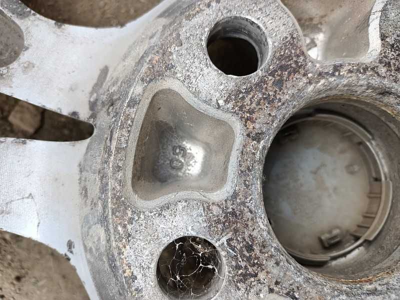 Продам оригинальные легкосплавные диски "Enkei"