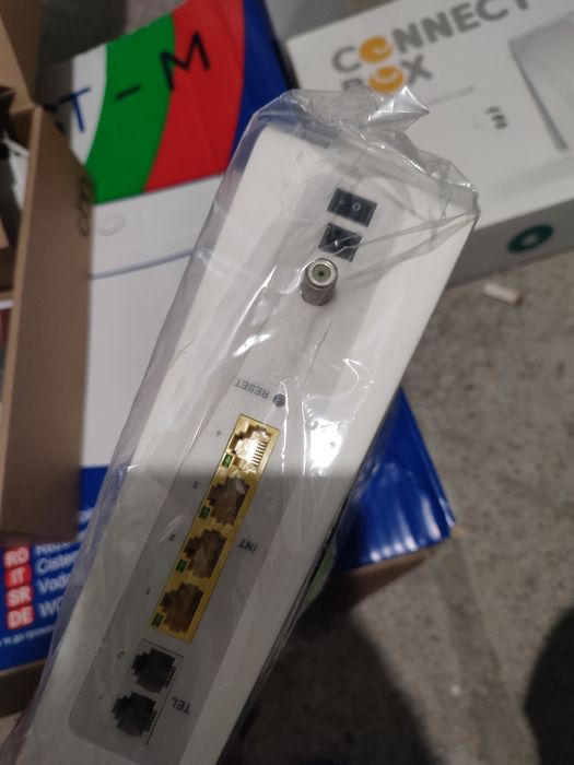 Router ups connect box