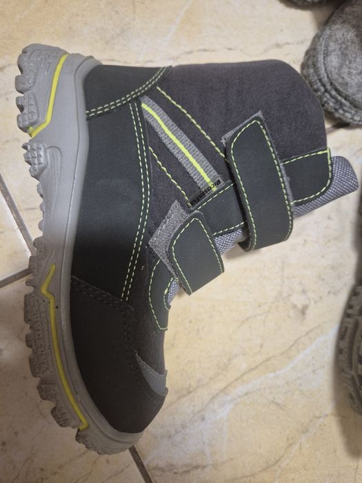 Ghete noi Superfit marimea 27