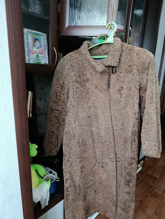 Продаются шубы все по 100