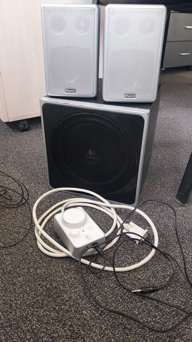 Sistem audio Logitech Z4 + boxe Magnat Metric