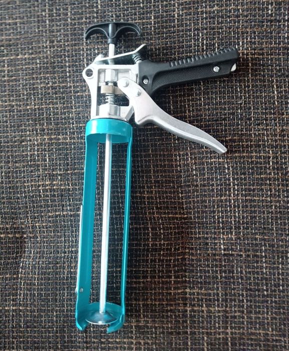 Pistol cu ​​cartuș robust