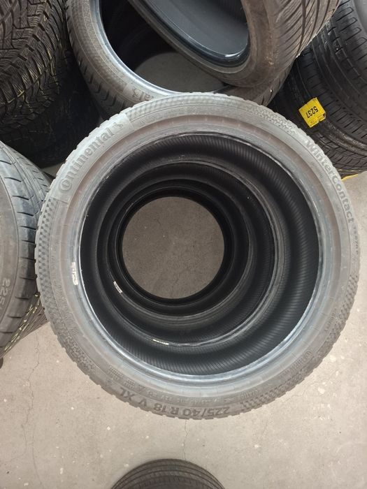 Set 4 anvelope iarna 225 40 18 Continental
