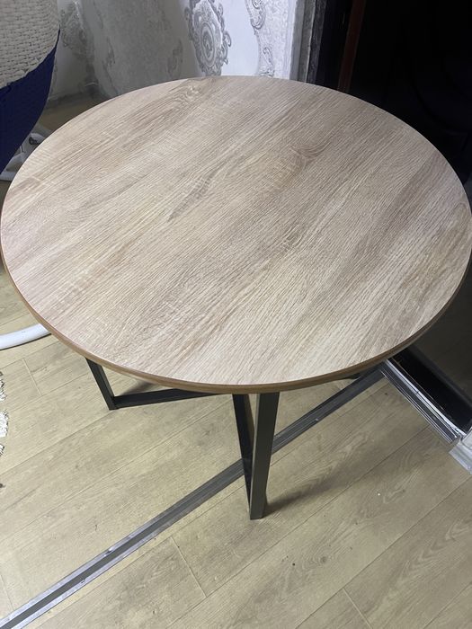 Стол с 4 стульями