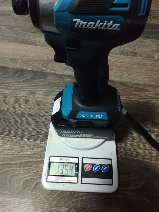 Autofiletanta Makita DTD173 cu baterie de 6A NOU