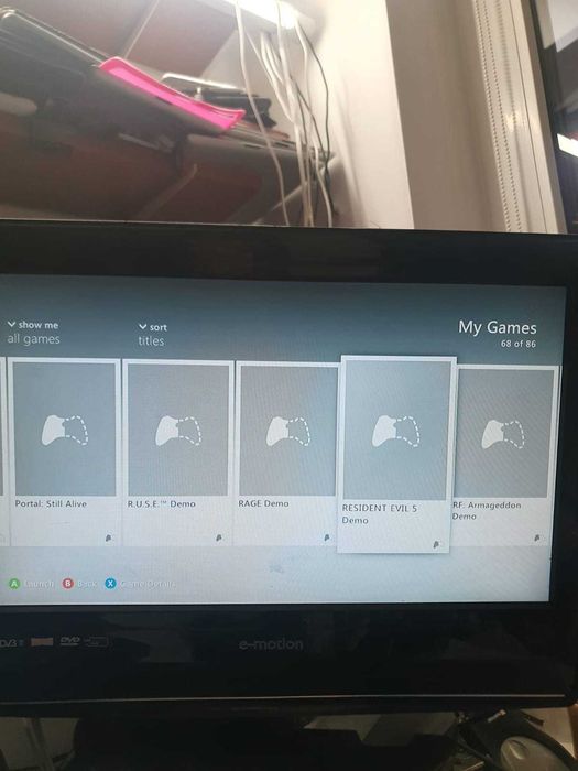 Consola Xbox 360 fat cu 100 jocuri demo instalate