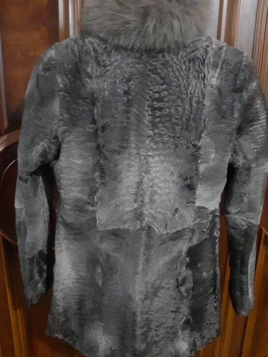 Натуральный полушубок из каракуля