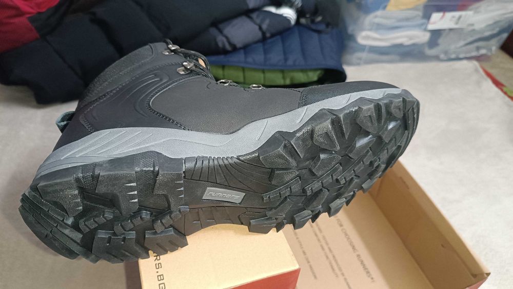 Продавам чисто нови мъжки боти Runners - номер 45