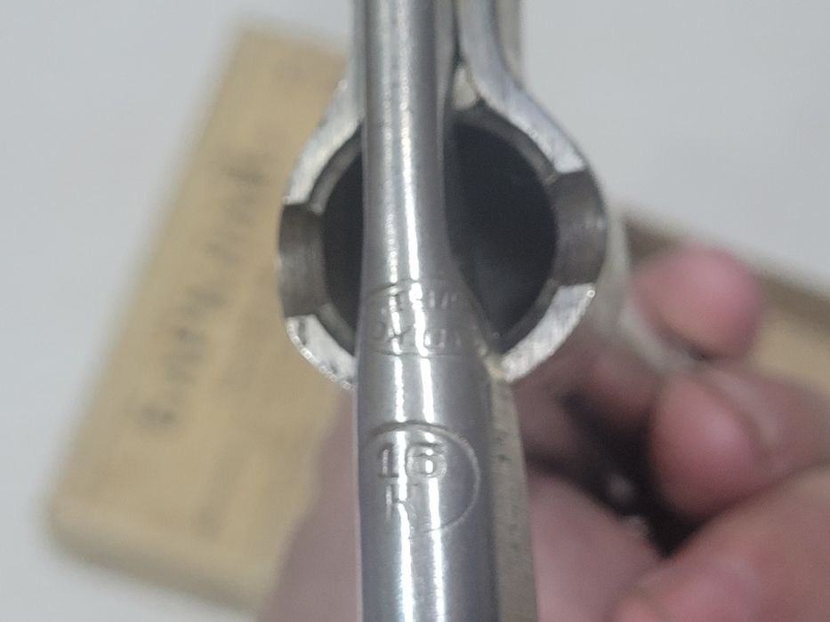 Продам в отличном состоянии  барклай