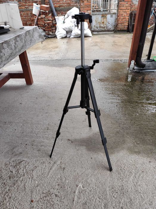 Тринога и магнитна стойка за лазерен нивелир