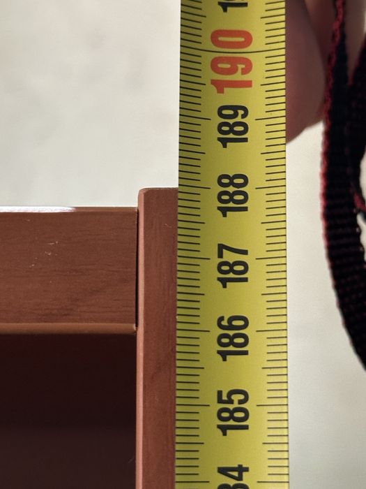 Продается книжный шкаф