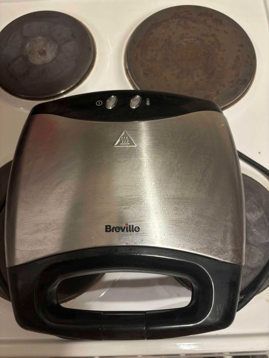 Уред за сандвичи Breville