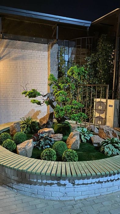 Деревья искусственные для помещения и улиц