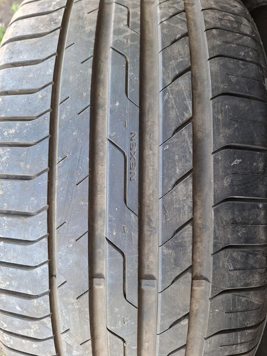 Продам шины. 245/40/19  нексен