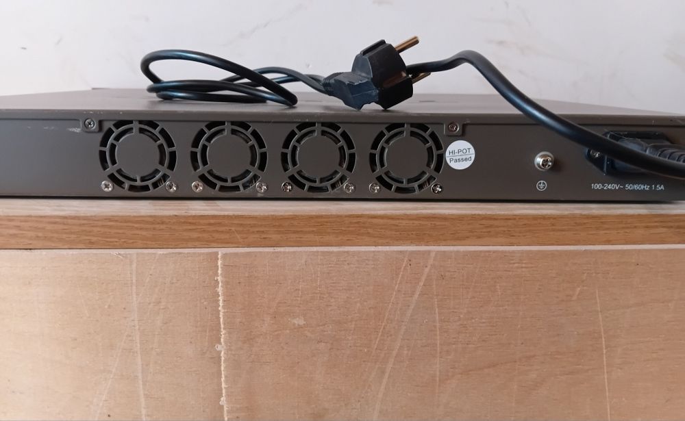 Комутатор TP-Link TL-SG1048