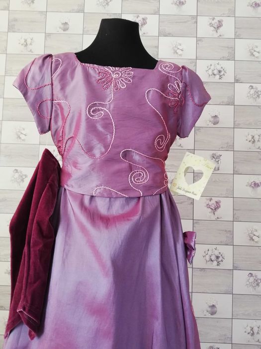 Нарядное платье девочке