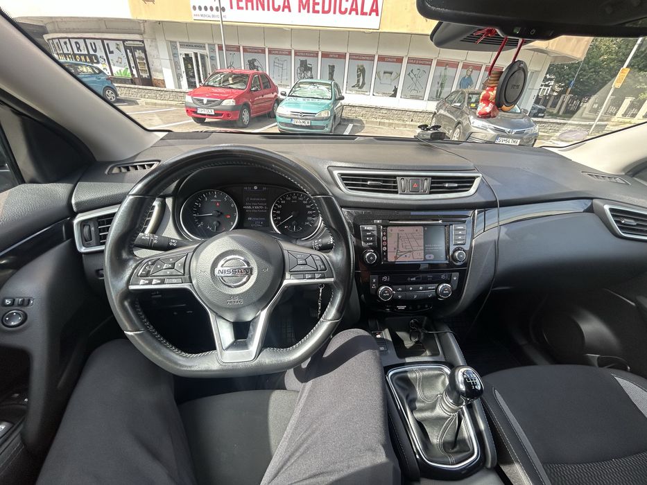 Vând Nissan Qashqai 2020 - 1.3 Benzină - 121.000 km