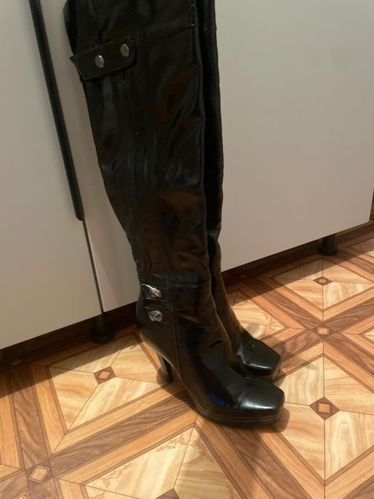 Продам сапоги новые