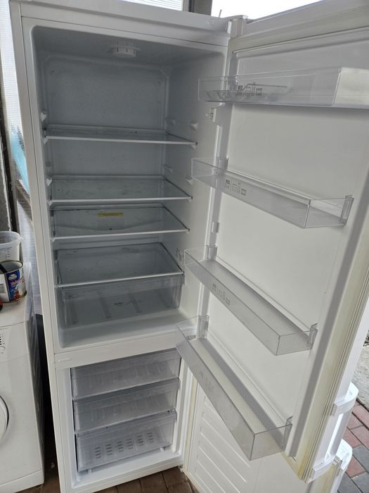 Conbina frigorifica Artic,pt cei intenești de mai multe detali,Sunati