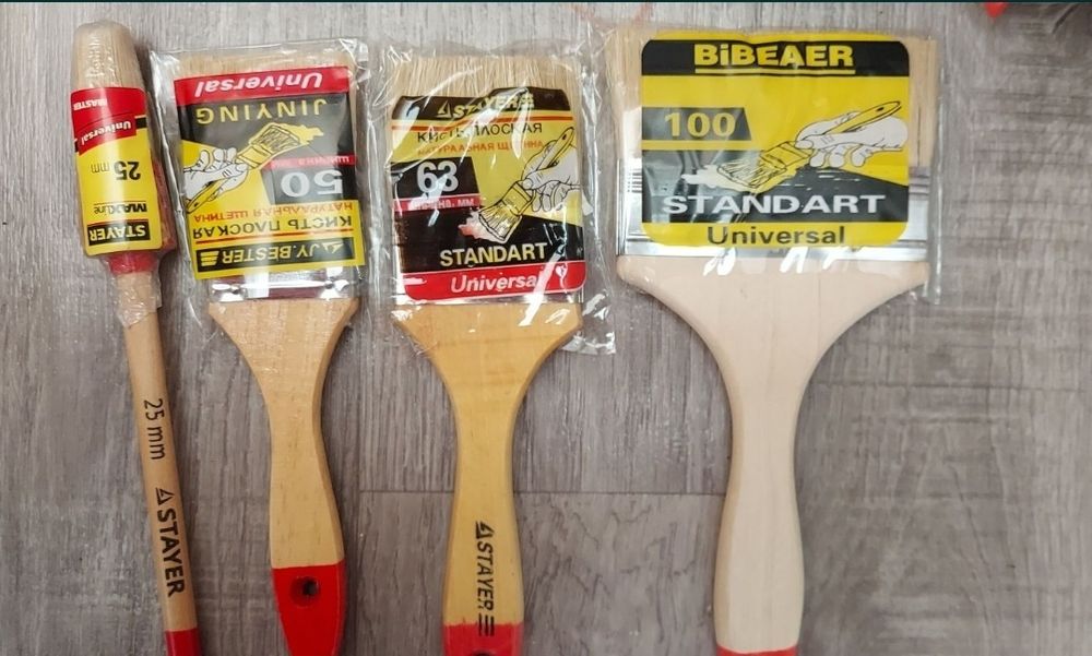 Продам кисточки разные.