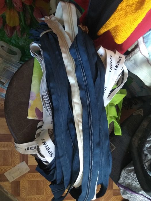 Продам застёжки для одежды.