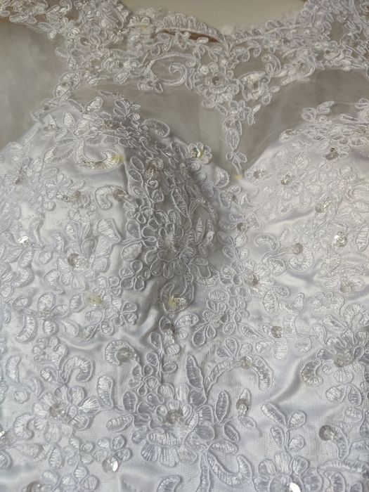 Продам свадебны платья