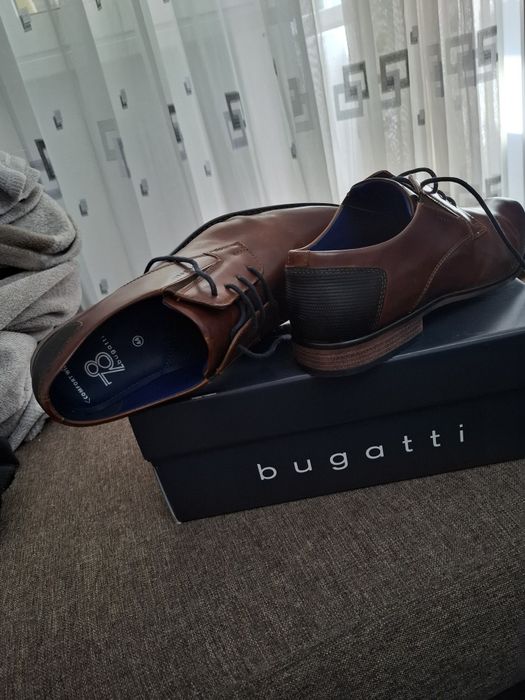 Vând pantofi Piele maro