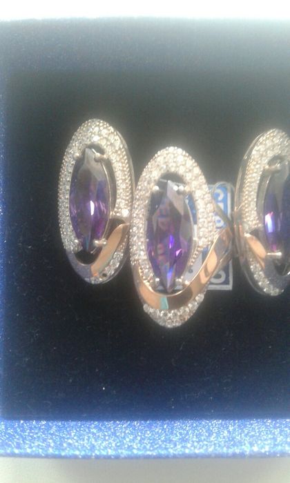 Срочно продам Серебро 925 пробы с позолотой.Новые в упаковке.