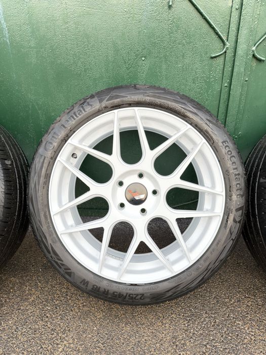 Jante | Japan Racing | JR 18 | R18 | 5x114,3 | Anvelope 225/45R18