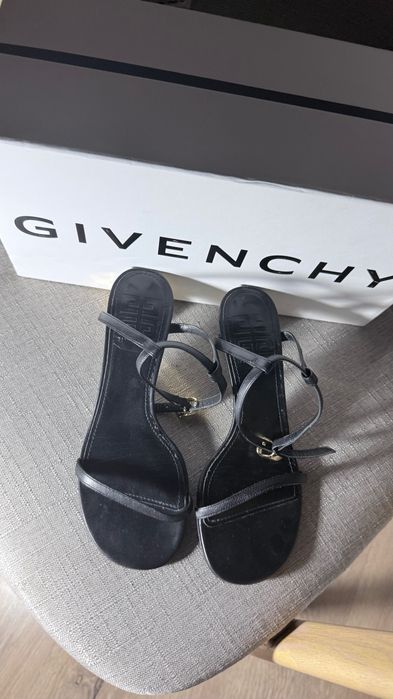 Босоножки GIVENCHY G-Cube Sandals