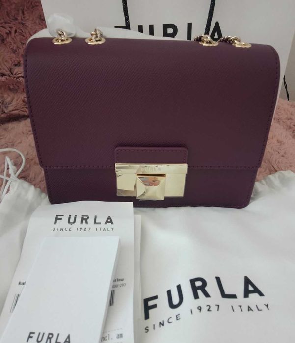Много сладка оригинална чанта Furla