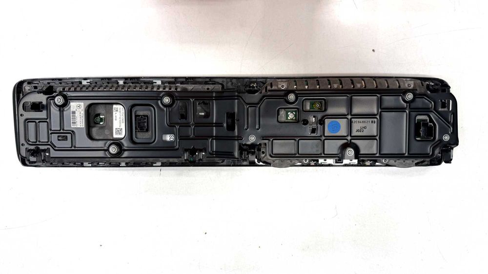 W213 E300 километраж с дисплей и навигация