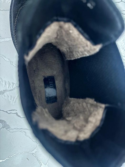 Продаю обувь женская челси