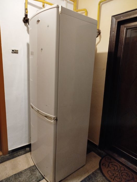 Vind combina frigorifica Whirlpool NOU NNOUȚĂ !!!