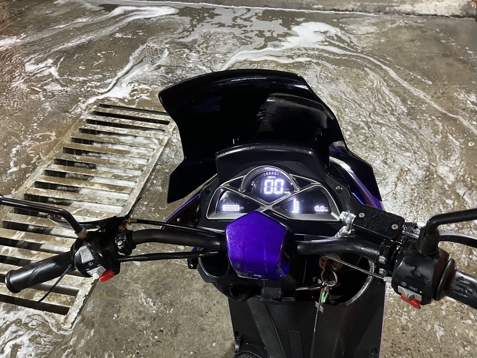 В продаже Макси лия мопед