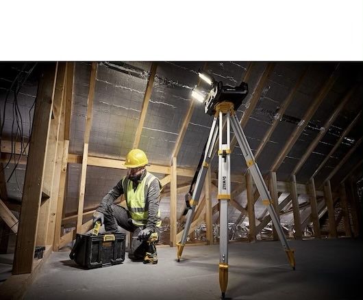 Акумулаторен фенер куфар DeWALT DWST08061-1  4000 lm, 18V/54V