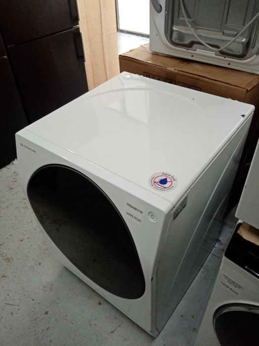 Mașina de spălat rufe LG Signature cu uscător 12/7 kg