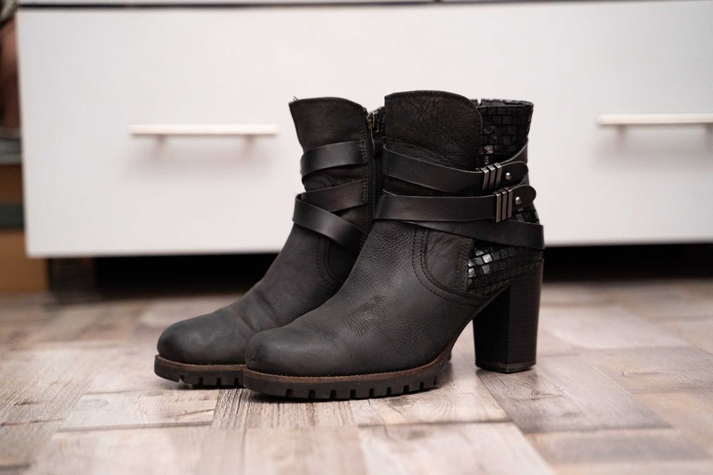 Cizme din piele Marco Tozzi