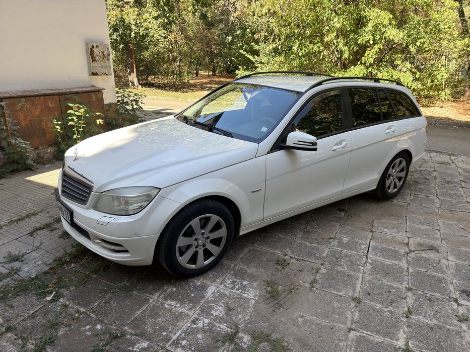 Мерцедес ц-204 2010 г.