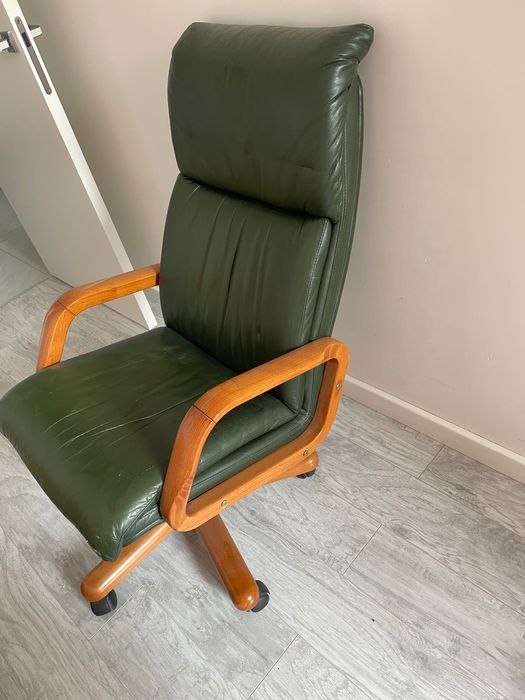 Продам кожаное кресло